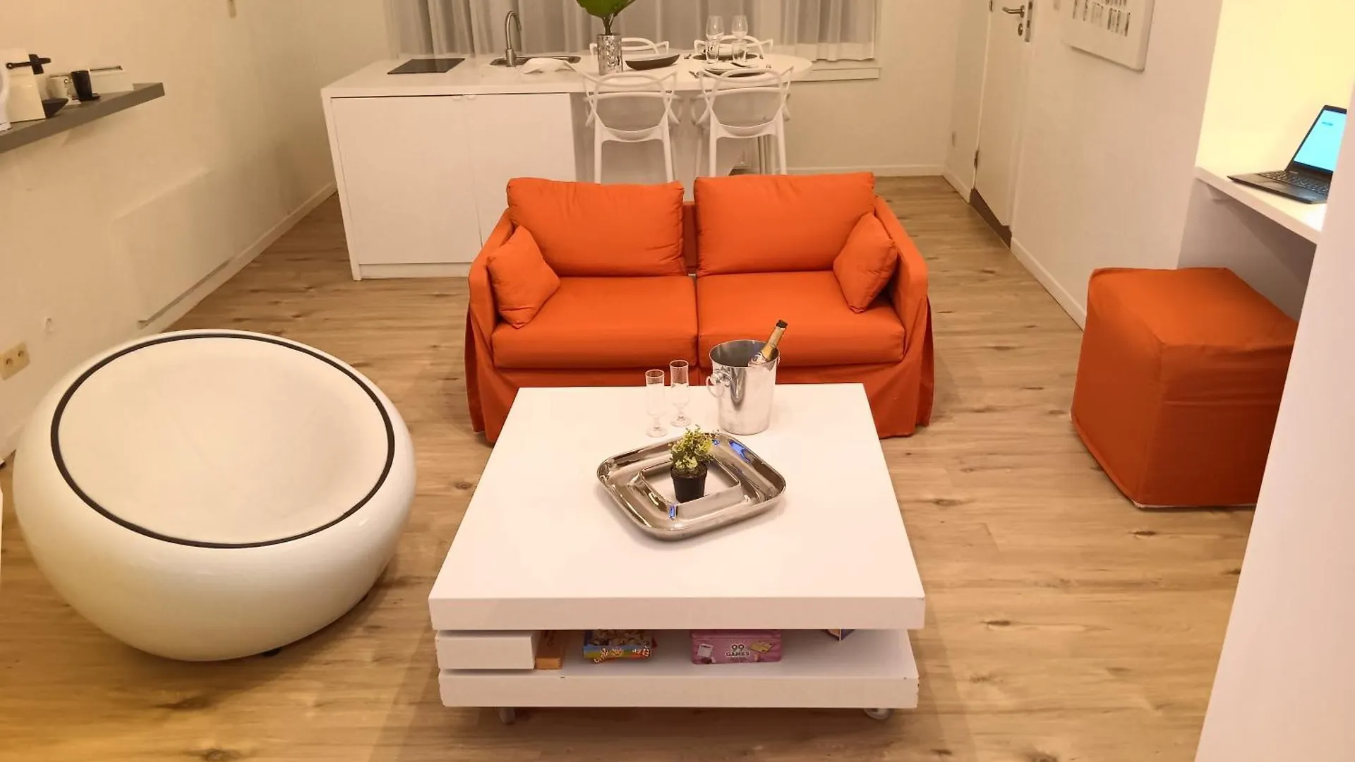 The Luxury White Suite Charleroi