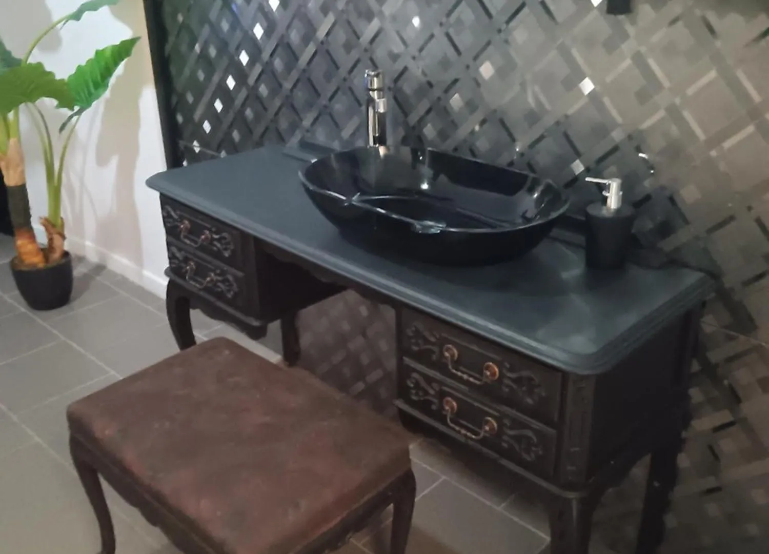 The Luxury White Suite Charleroi
