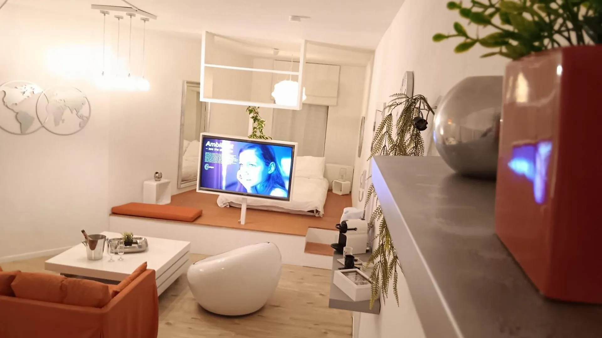 The Luxury White Suite Charleroi Apartment