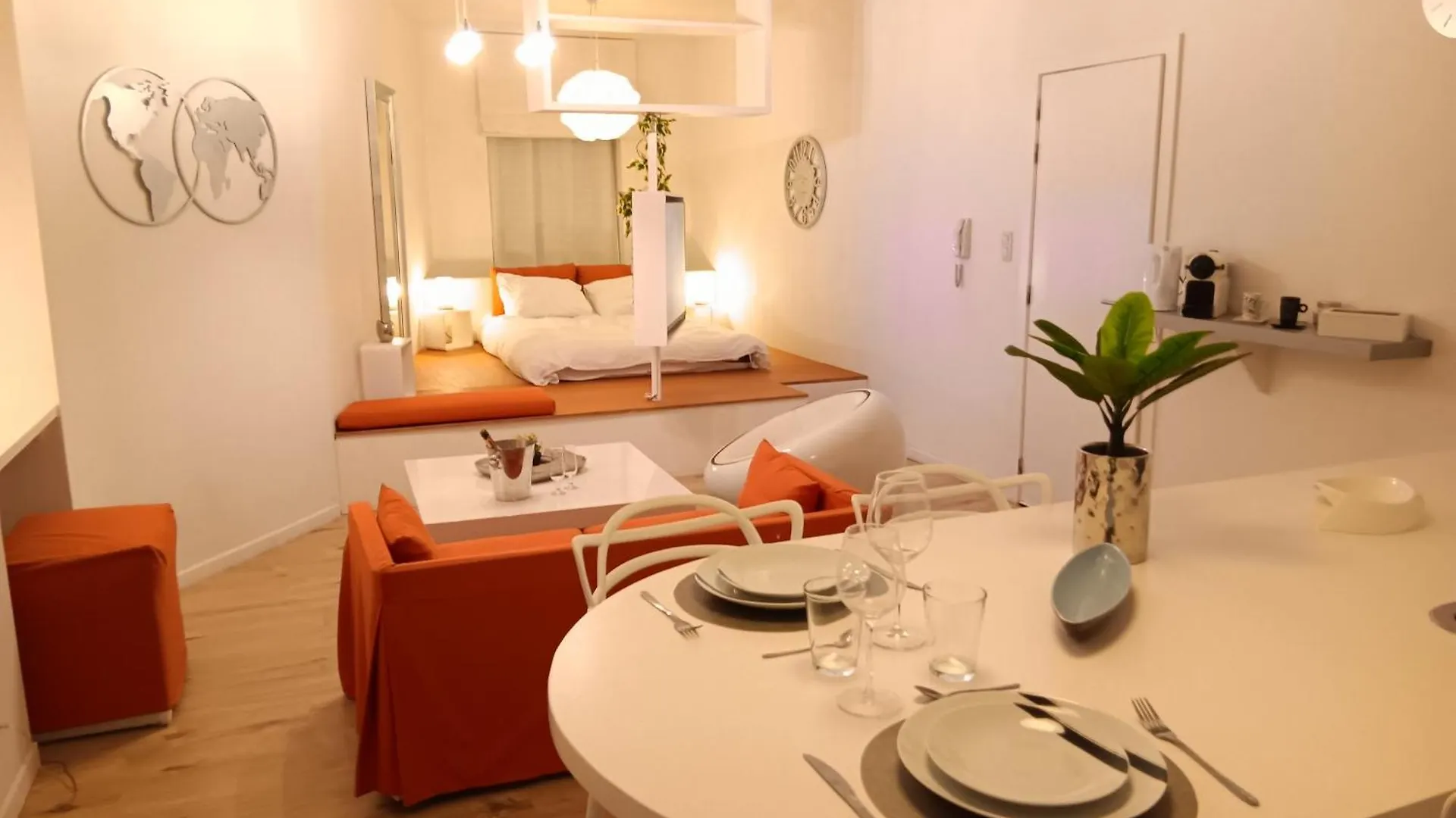 The Luxury White Suite Charleroi