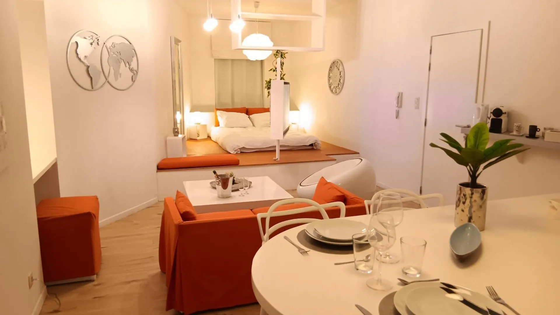 The Luxury White Suite Charleroi 0*,  Belgium