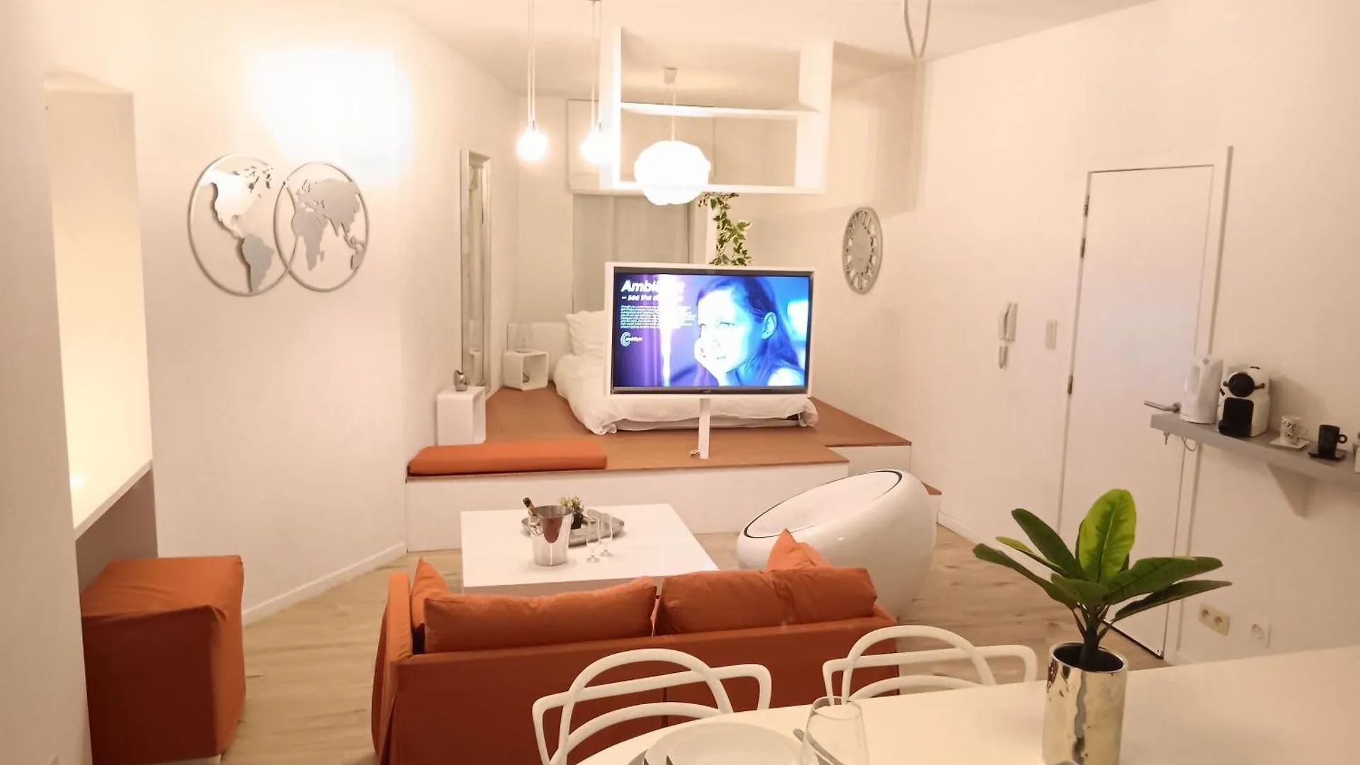 The Luxury White Suite Charleroi 0*,  Belgium