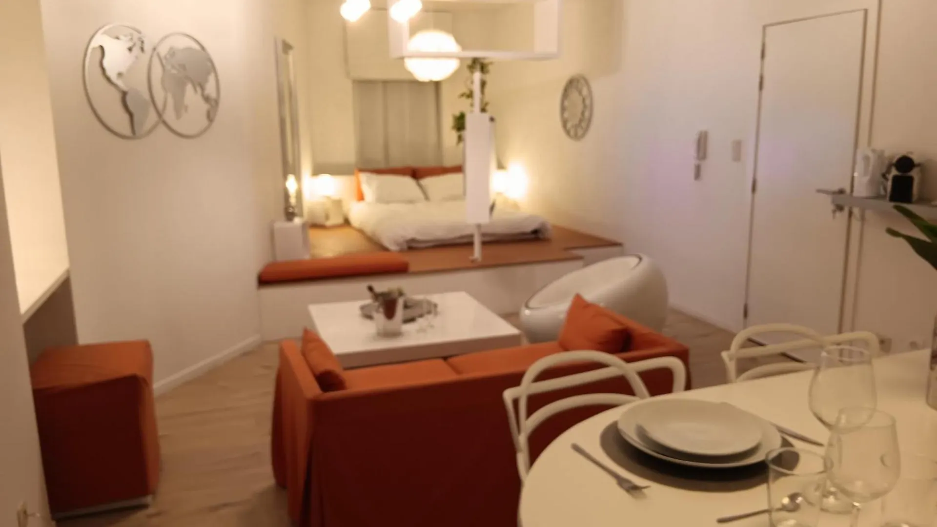 The Luxury White Suite Charleroi