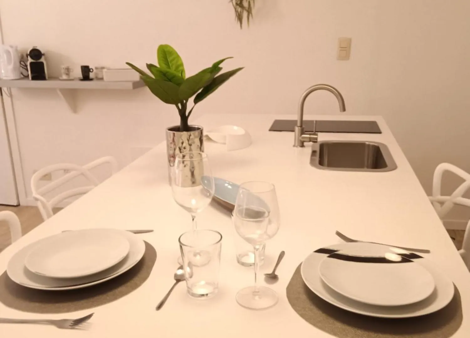 Apartment The Luxury White Suite Charleroi Belgium