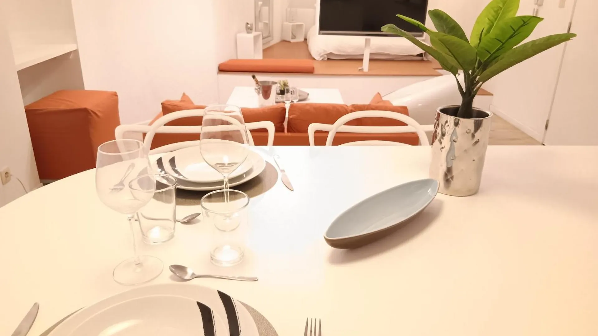 The Luxury White Suite Charleroi