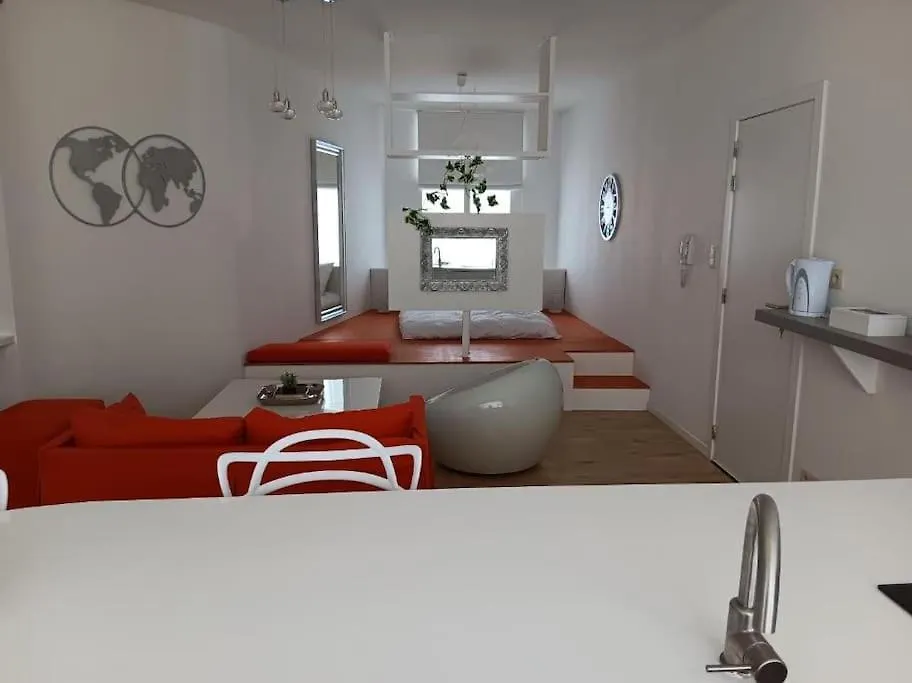 The Luxury White Suite Charleroi Apartment