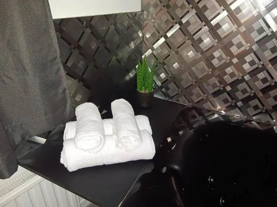 The Luxury White Suite Charleroi
