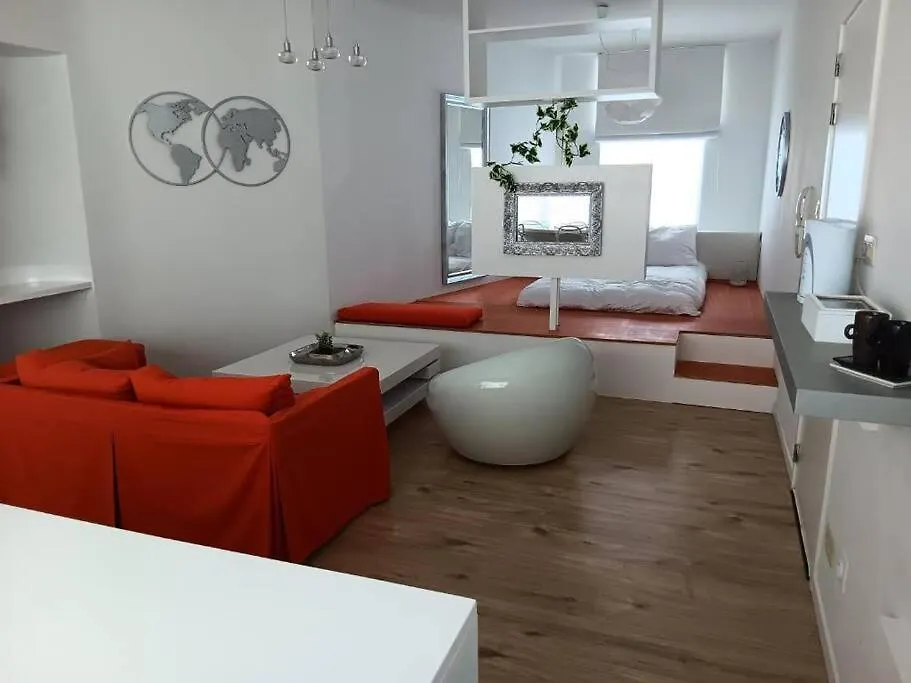 The Luxury White Suite Charleroi Apartment